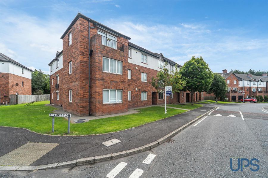 Apt 11, 15 St. Annes Road