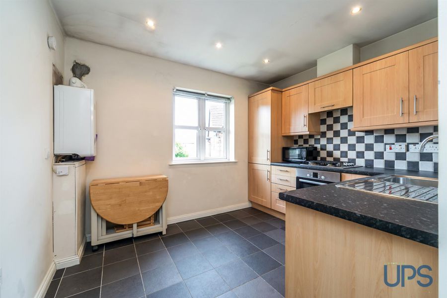 Apt 11, 15 St. Annes Road