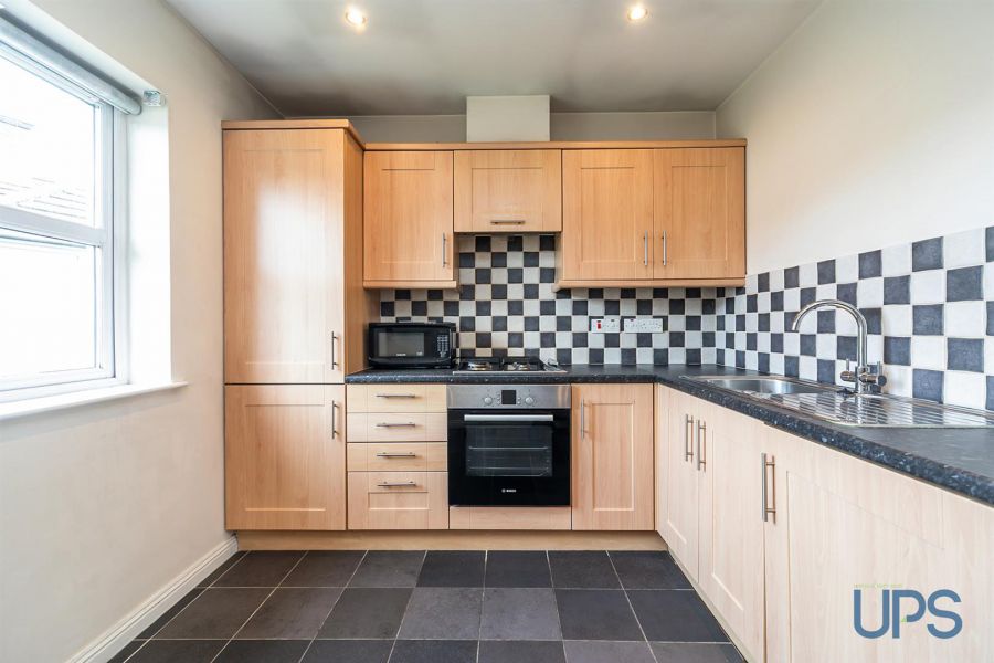 Apt 11, 15 St. Annes Road