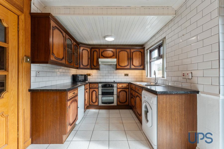 73 Lenadoon Avenue