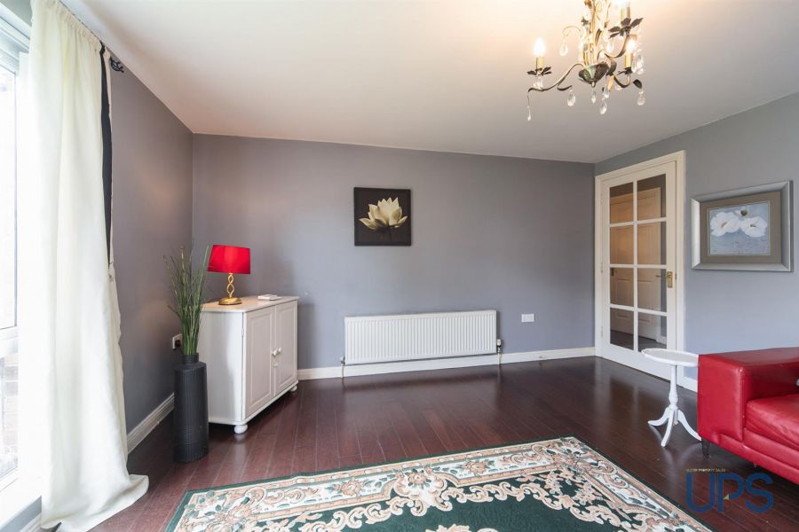 Apt 6, 15 St. Annes Road
