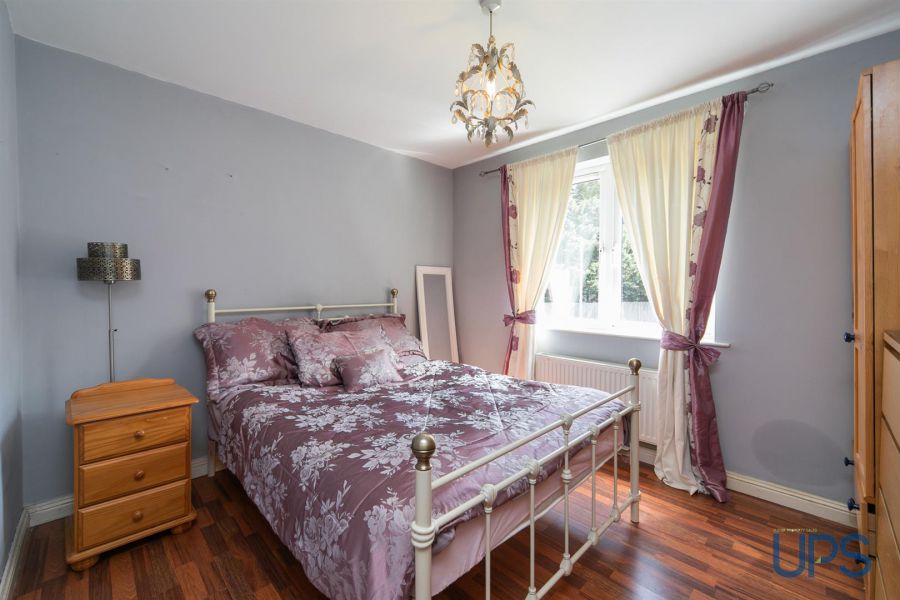 Apt 6, 15 St. Annes Road