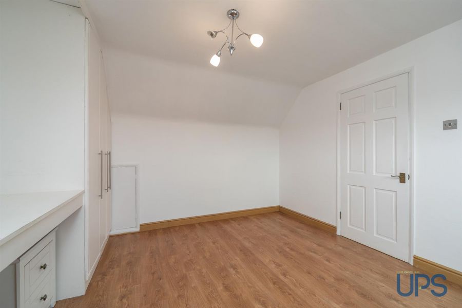 17 Ladybrook Avenue