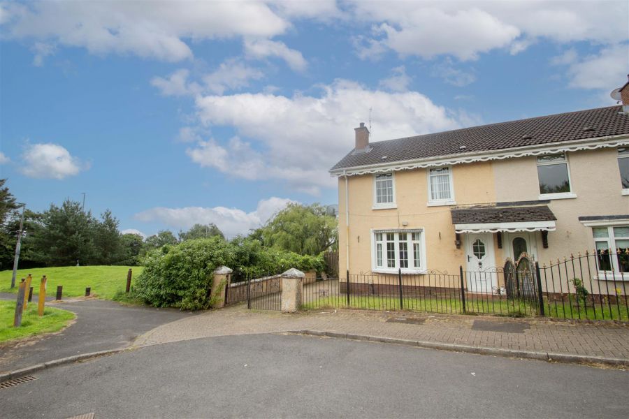 2 Ardcaoin Avenue