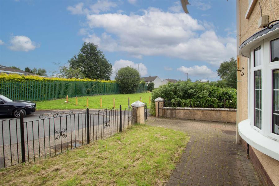 2 Ardcaoin Avenue