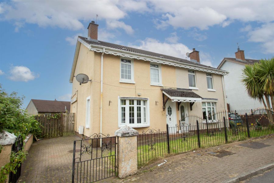 2 Ardcaoin Avenue
