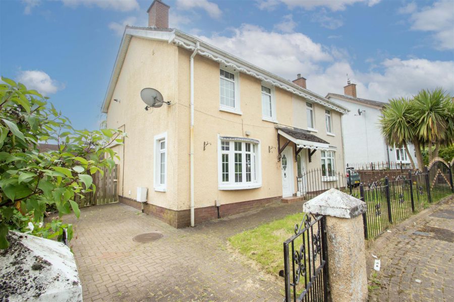 2 Ardcaoin Avenue