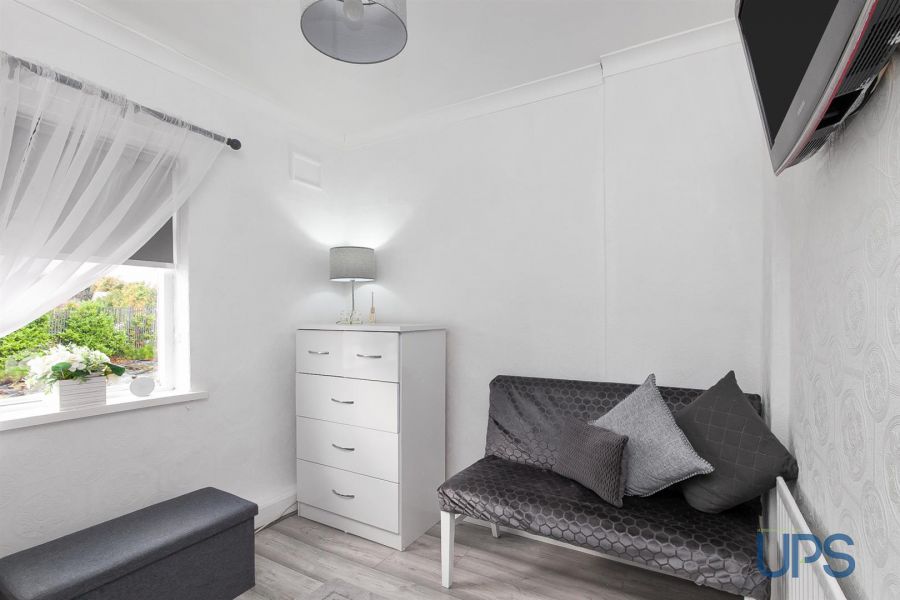 10 Andersonstown Park