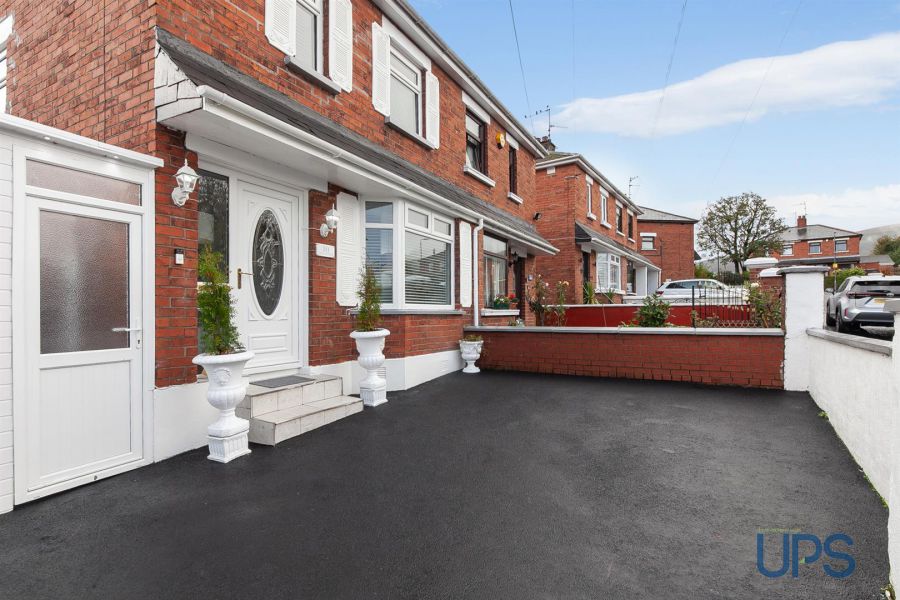 10 Andersonstown Park 10 Andersonstown Park