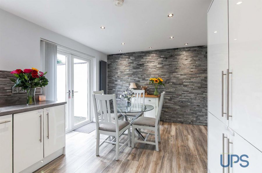 32 Coolnasilla Park West