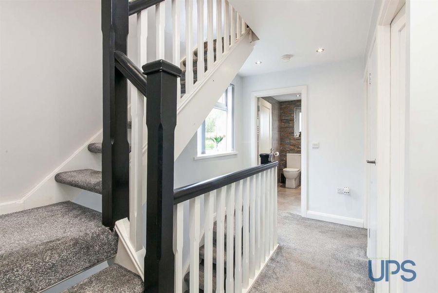 32 Coolnasilla Park West