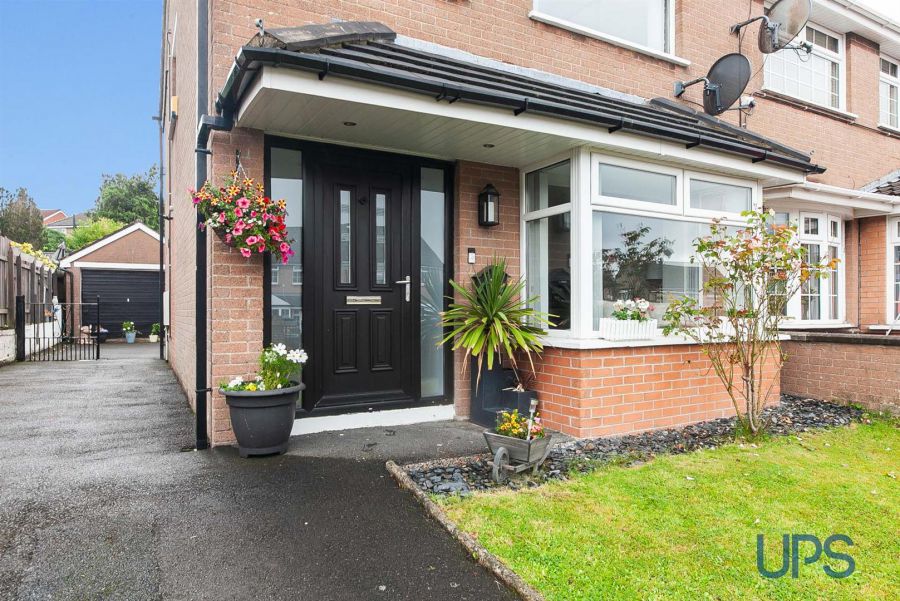 32 Coolnasilla Park West