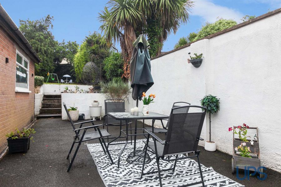 32 Coolnasilla Park West