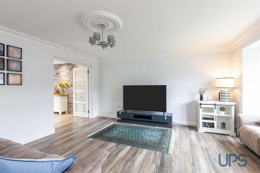 32 Coolnasilla Park West