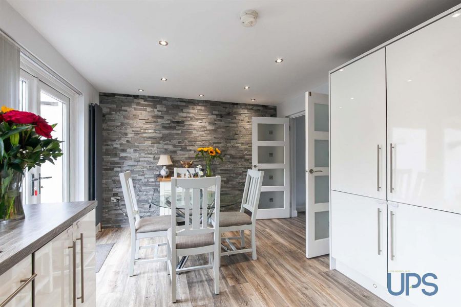 32 Coolnasilla Park West