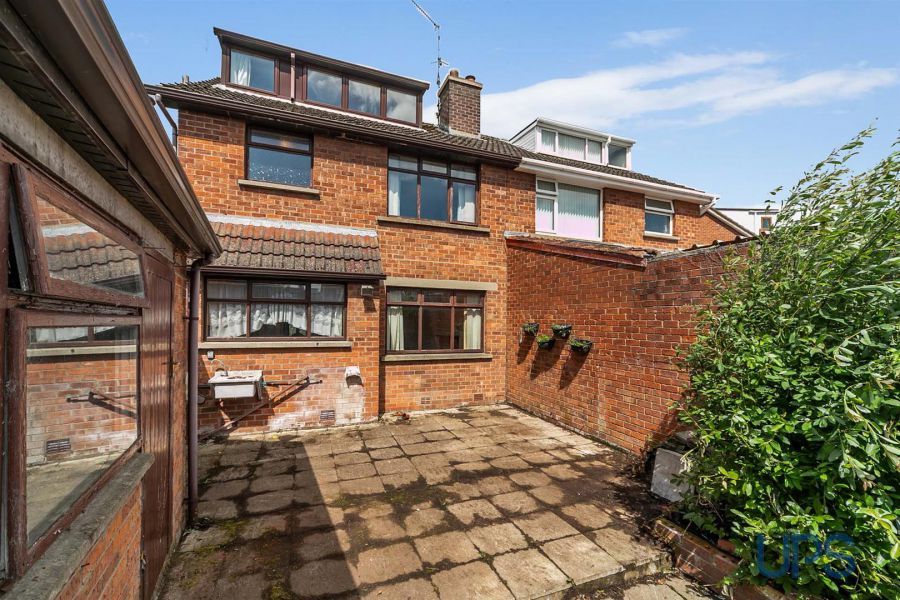 71 Stewartstown Park