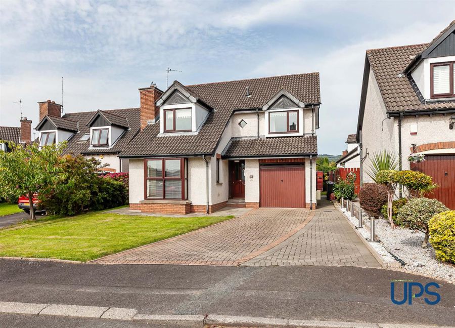 78 Garnock Hill