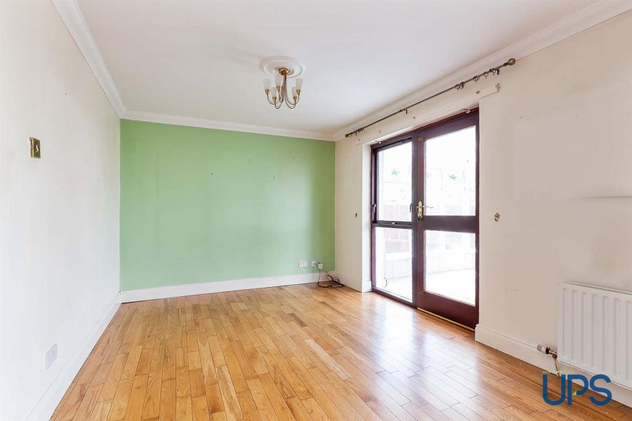 78 Garnock Hill