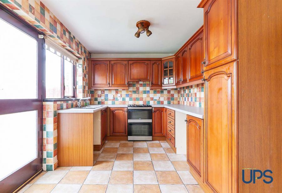 78 Garnock Hill