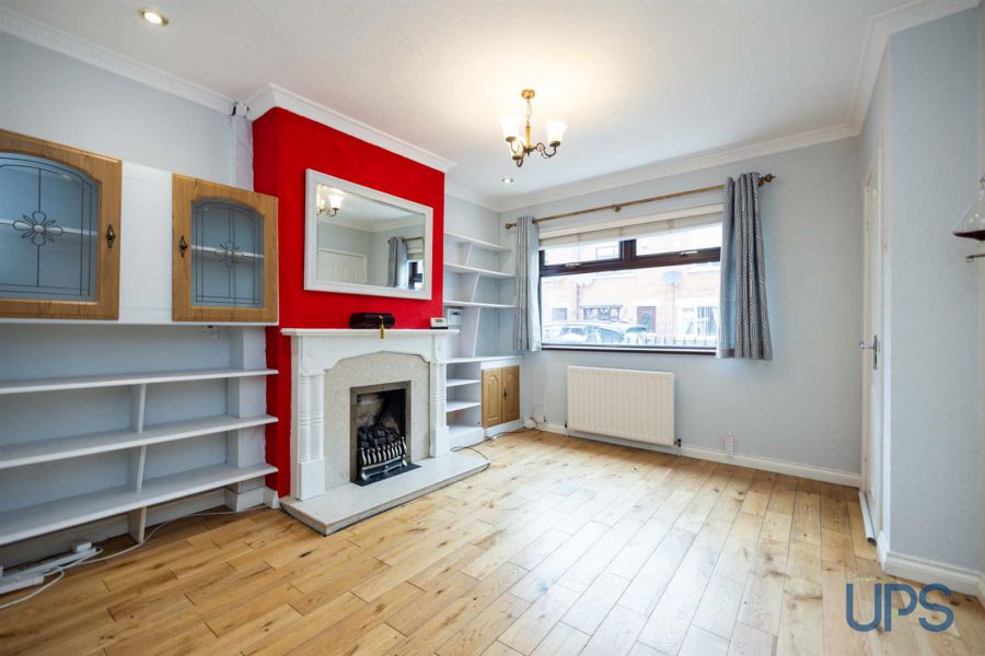 6 Iveagh Crescent