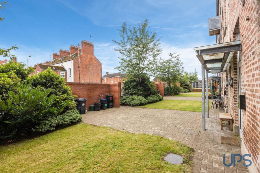 Apt 6 The Ross Building