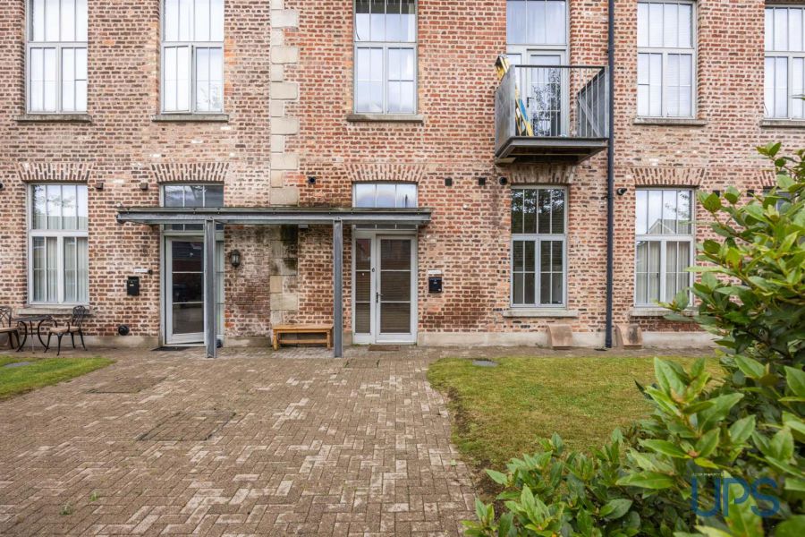 Apt 6 The Ross Building