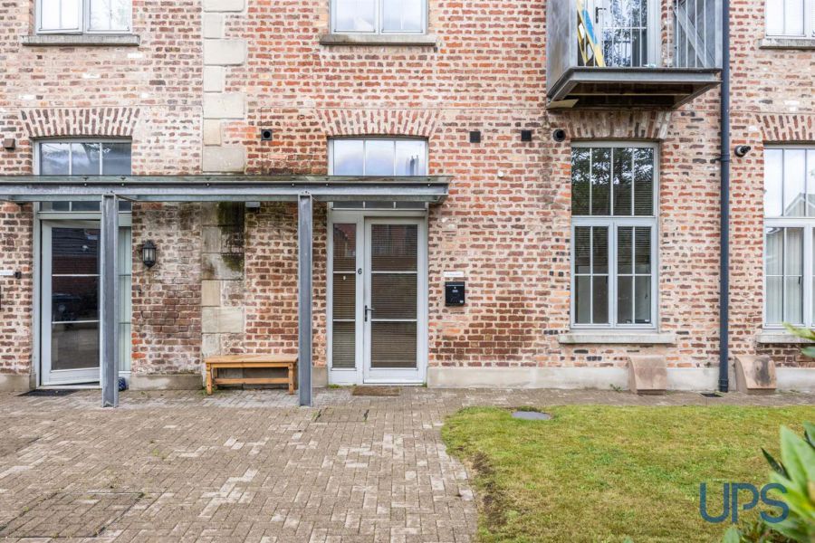 Apt 6 The Ross Building