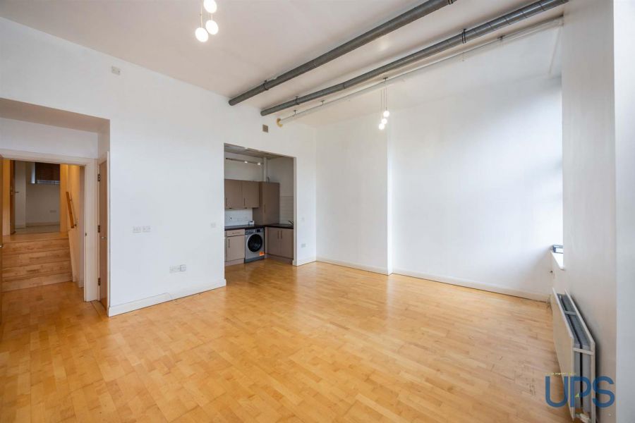 Apt 6 The Ross Building