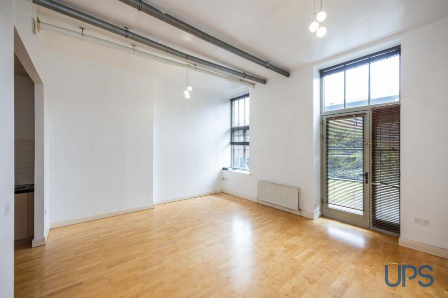 Apt 6 The Ross Building