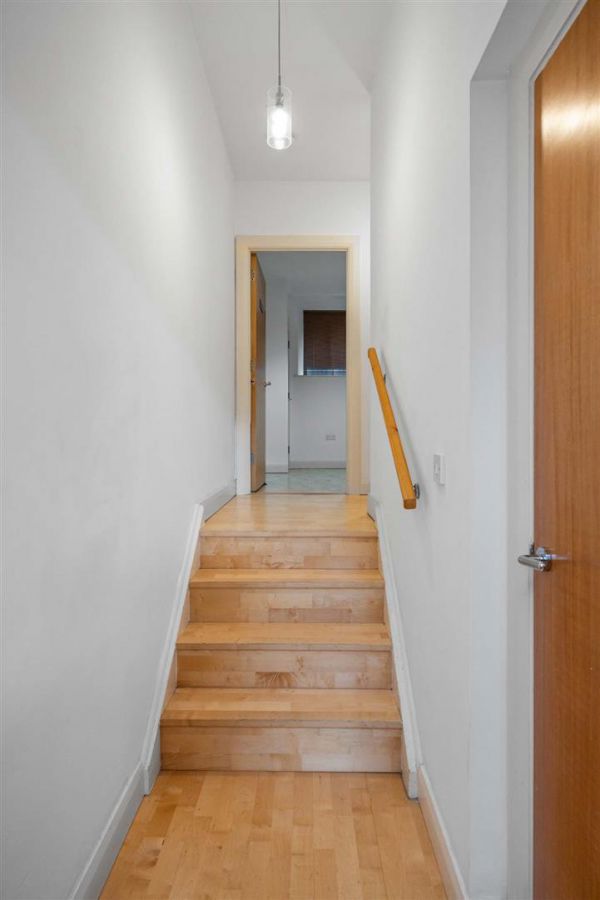 Apt 6 The Ross Building