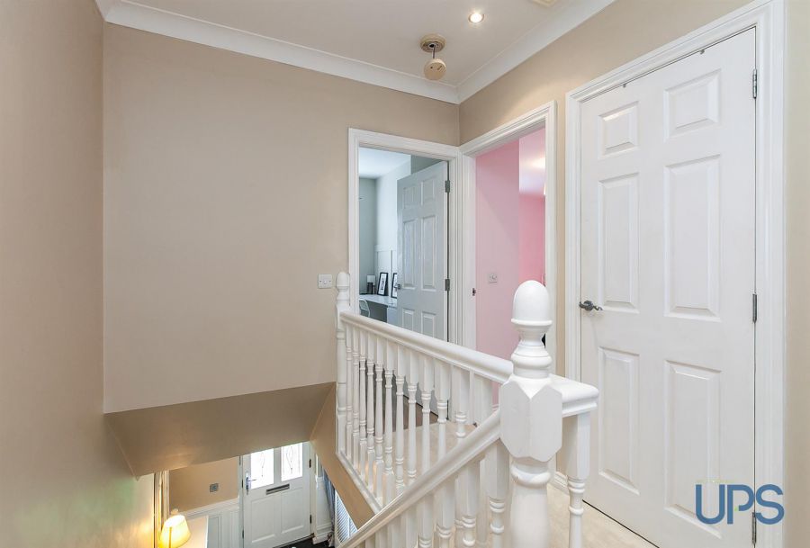 10 Lagmore View Way