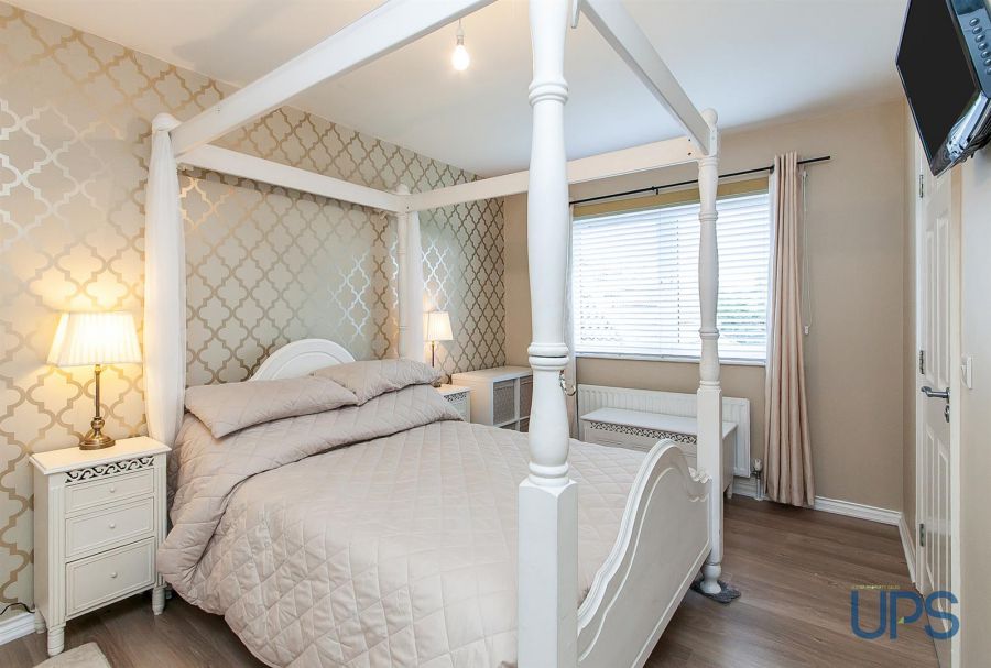 10 Lagmore View Way
