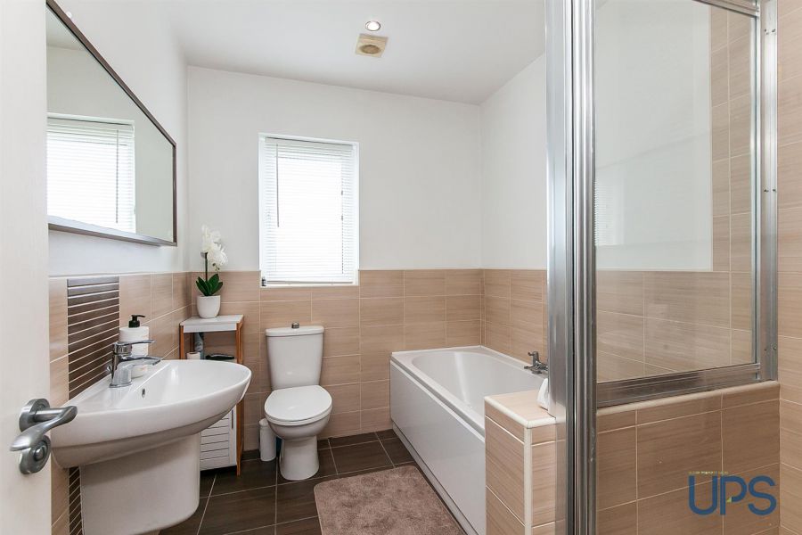 10 Lagmore View Way