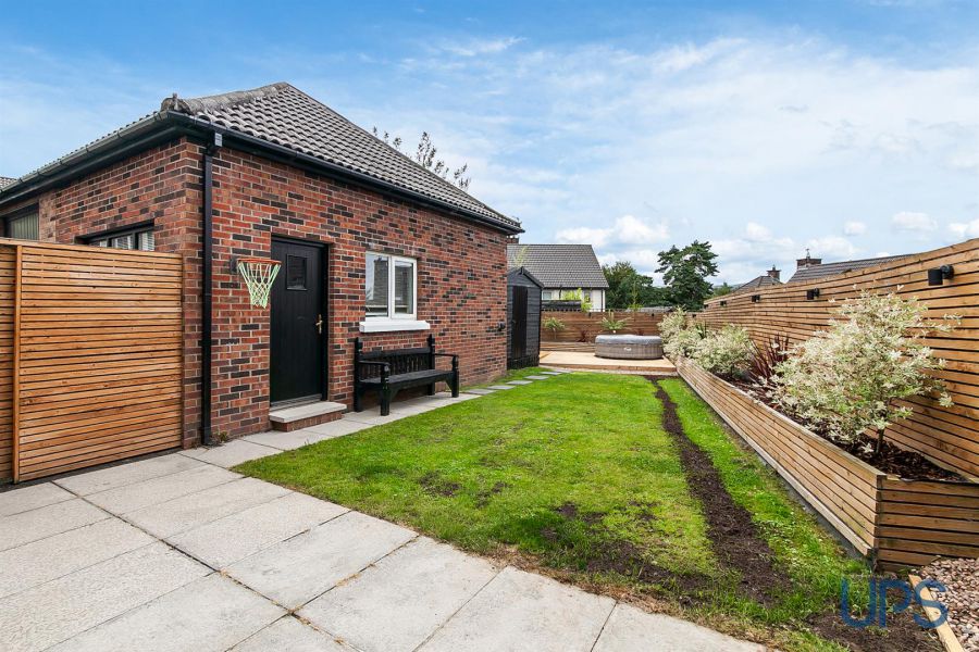 10 Lagmore View Way