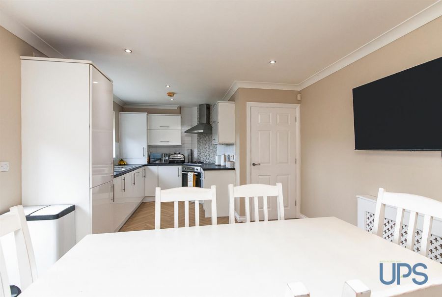 10 Lagmore View Way