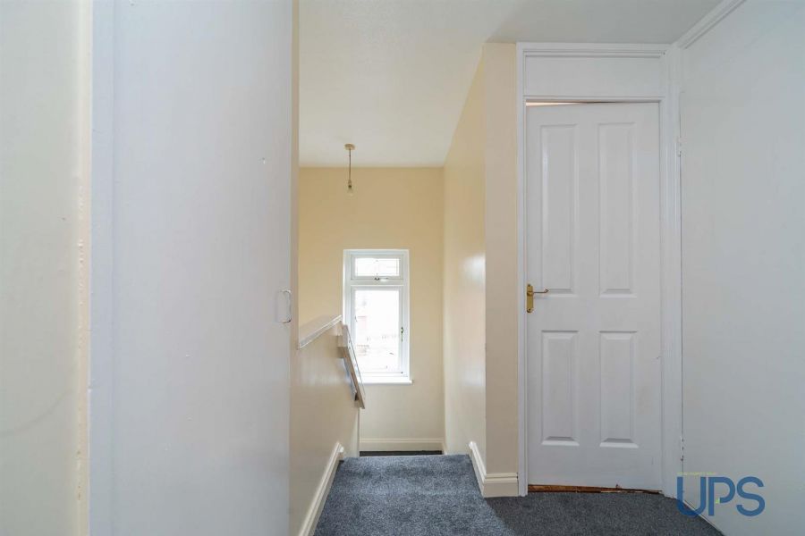 18 Woodside View