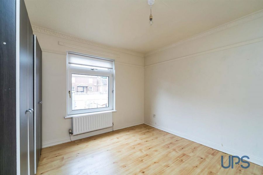 18 Woodside View