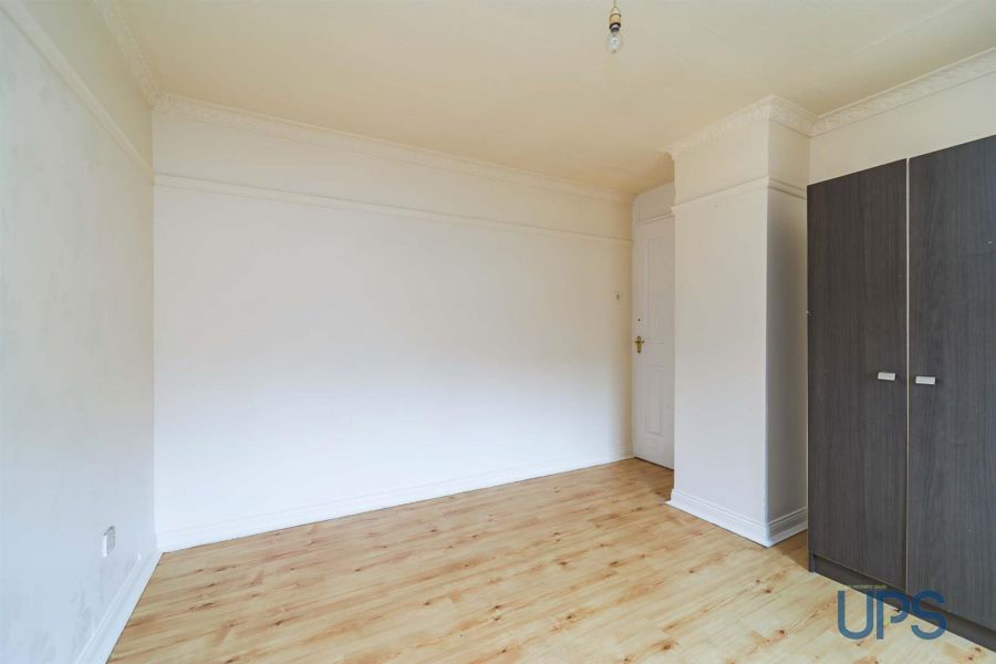 18 Woodside View