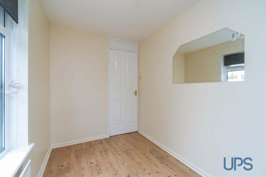 18 Woodside View