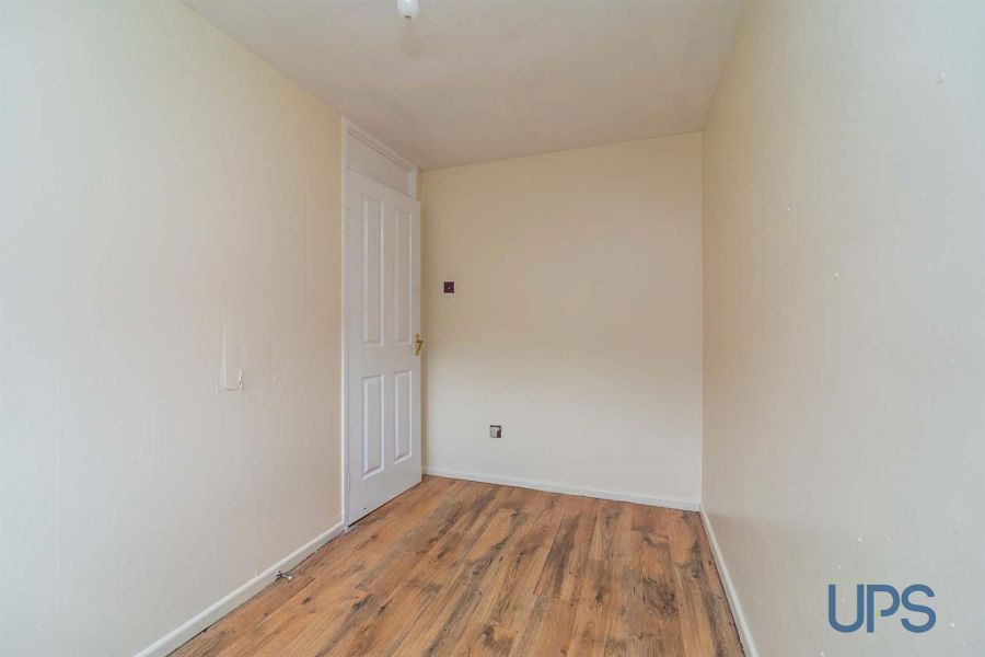 18 Woodside View