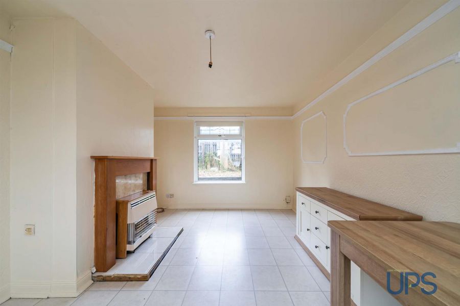 18 Woodside View