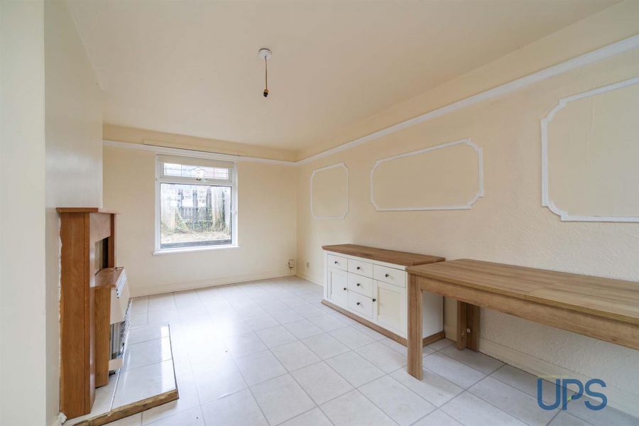 18 Woodside View