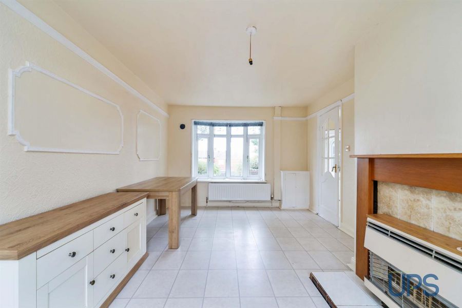 18 Woodside View