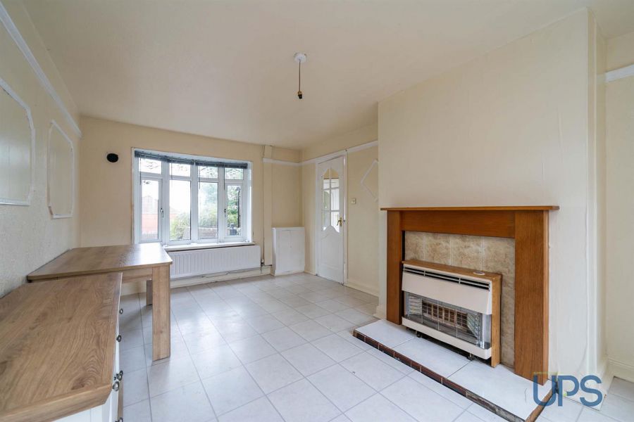 18 Woodside View