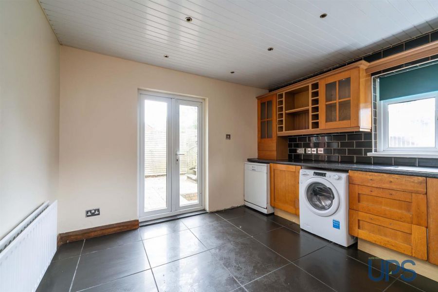 18 Woodside View