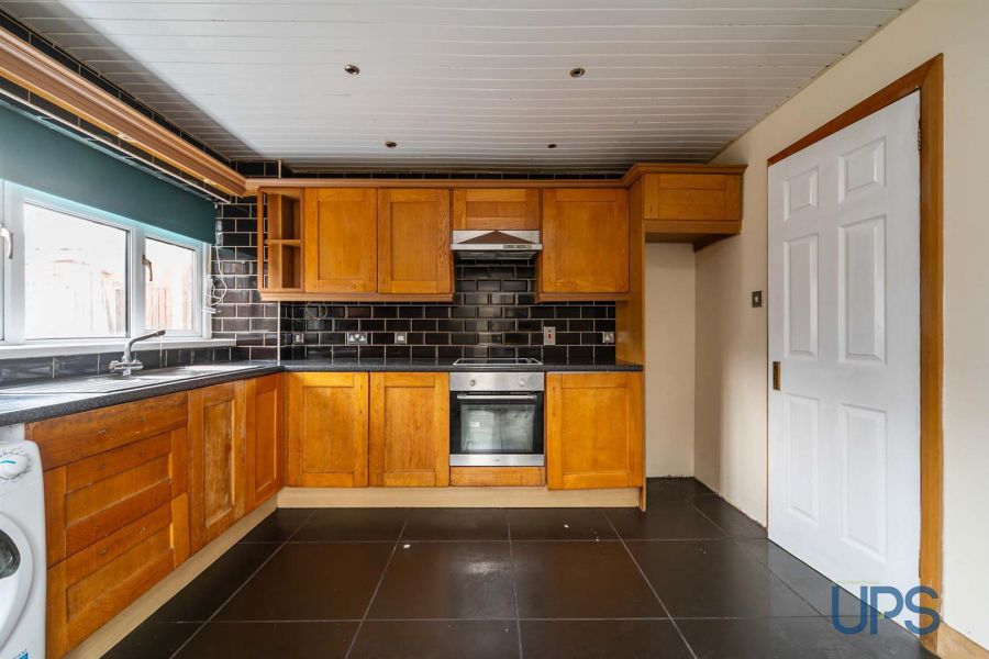 18 Woodside View