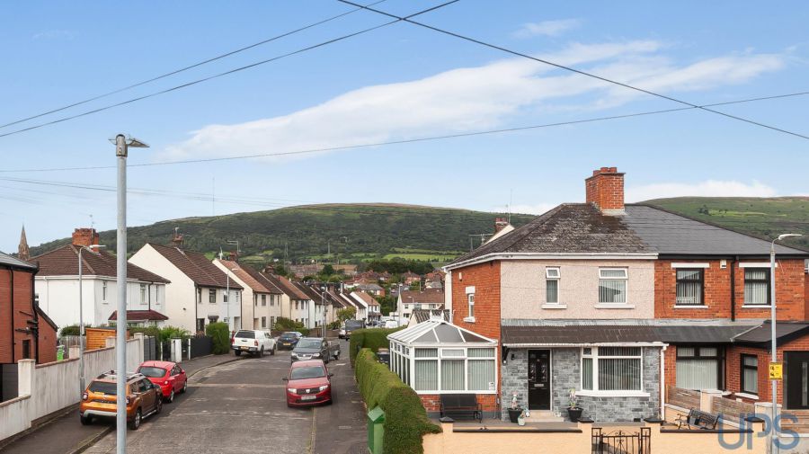 49 Andersonstown Park