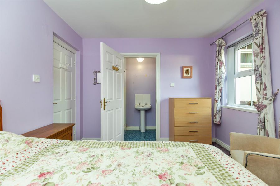 Apt 2 Doire Beag, 159 Andersonstown Road