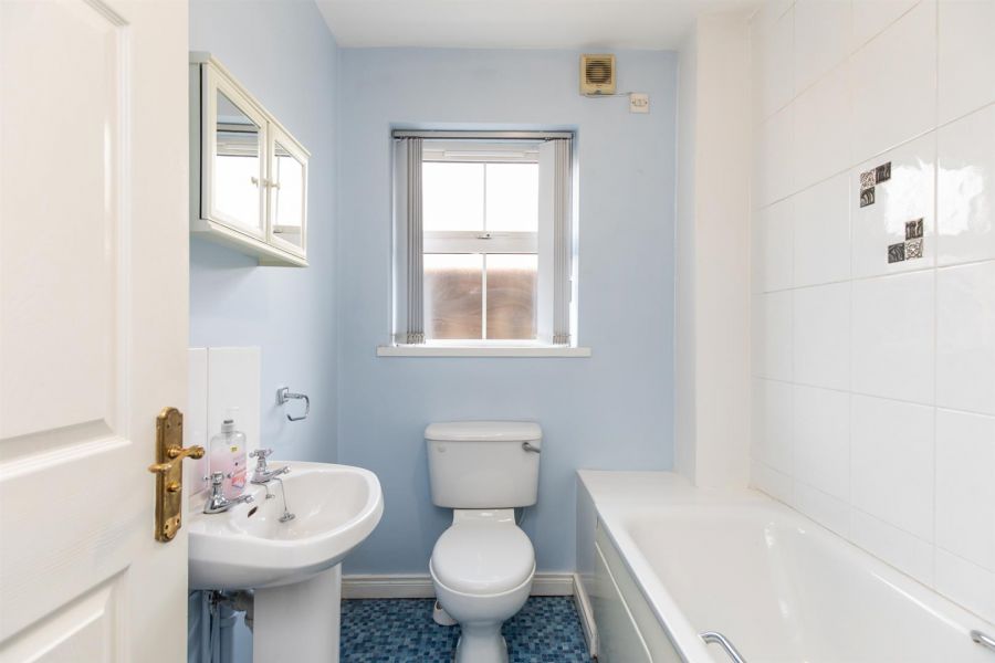 Apt 2 Doire Beag, 159 Andersonstown Road