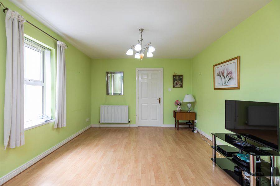 Apt 2 Doire Beag, 159 Andersonstown Road